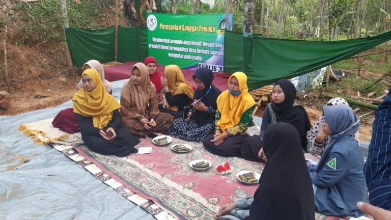 Sanggar Pemuda: Mengabdi untuk Desa