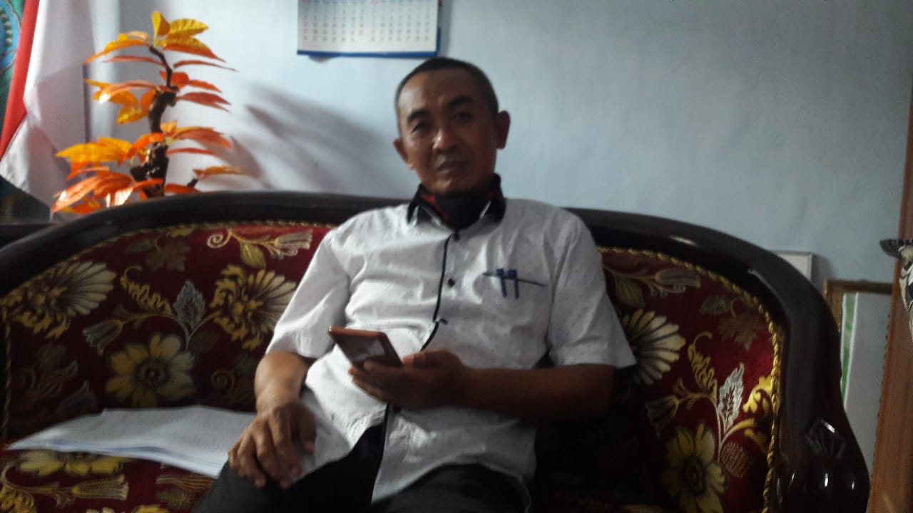 Saat wawancara kepala Desa Jatidukuh, Kematan Gondang, Kabupaten Mojokerto, Zainul Arifin