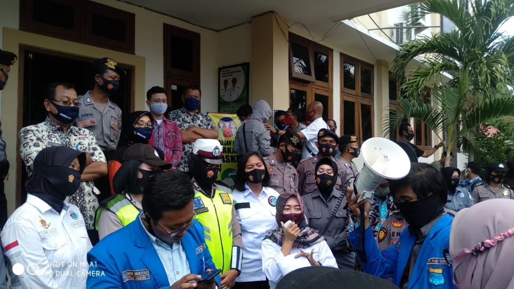 Penyaluran BPNT Semrawut, PMII Tuban Gelar Aksi Massa di Depan Kantor Dinsos