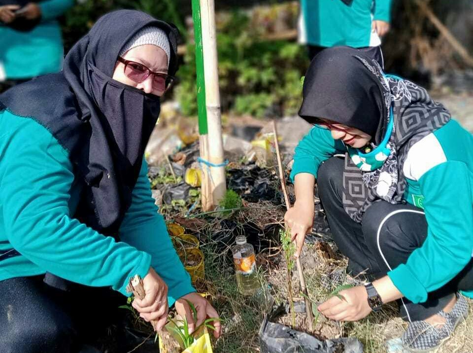 Peringati Tahun Baru Islam, Fatayat NU Gresik Adakan Sedekah Tandur