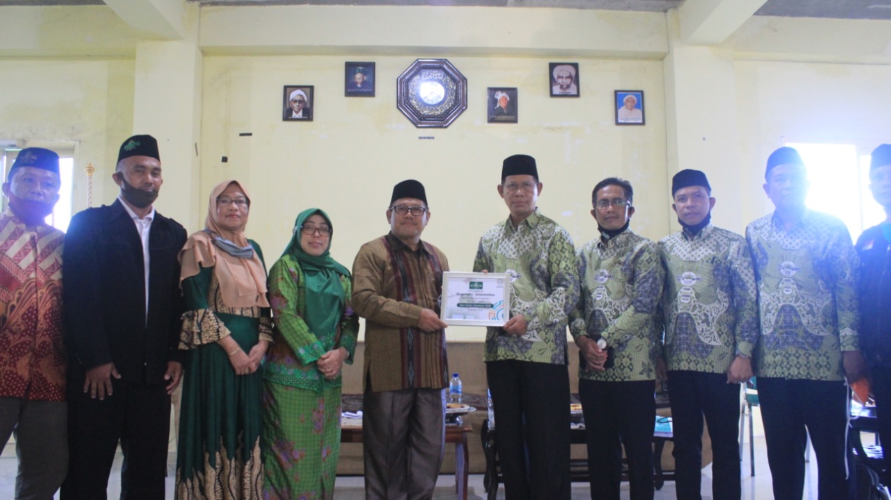 Pengurus Cabang Nahdlatul Ulama (PCNU) Kota Parepare dengan PCNU Kota Makassar menjalin silaturahmi di Kantor NU Parepare, pada Minggu, (11/10)