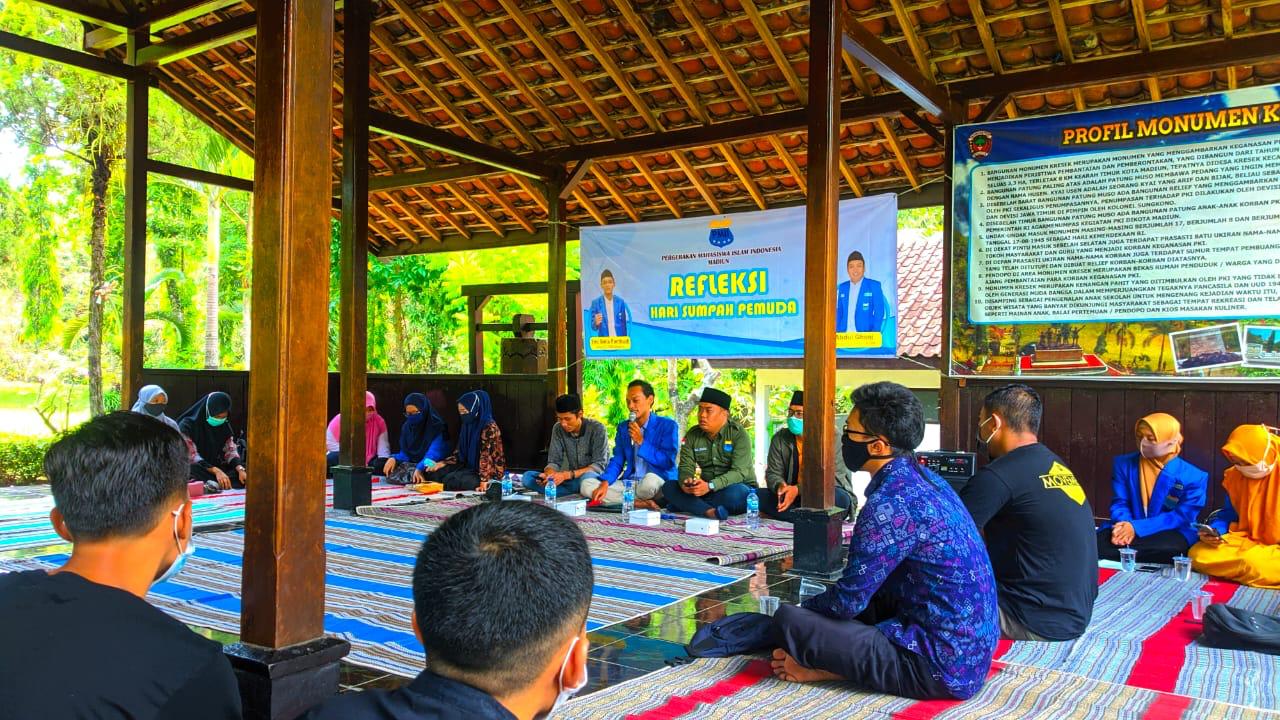 Pengurus Cabang Pergerakan Mahasiswa Islam Indonesia (PC PMII) Madiun menggelar Refleksi Hari Sumpah Pemuda yang dilaksanakan di Monumen Kresek, Kecamatan Wungu, Kabupaten Madiun, pada Kamis (29/10/2020).