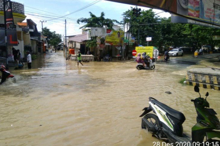 Dua Kecamatan di Gresik Tergenang Banjir Akibat Luapan Kali Lamong