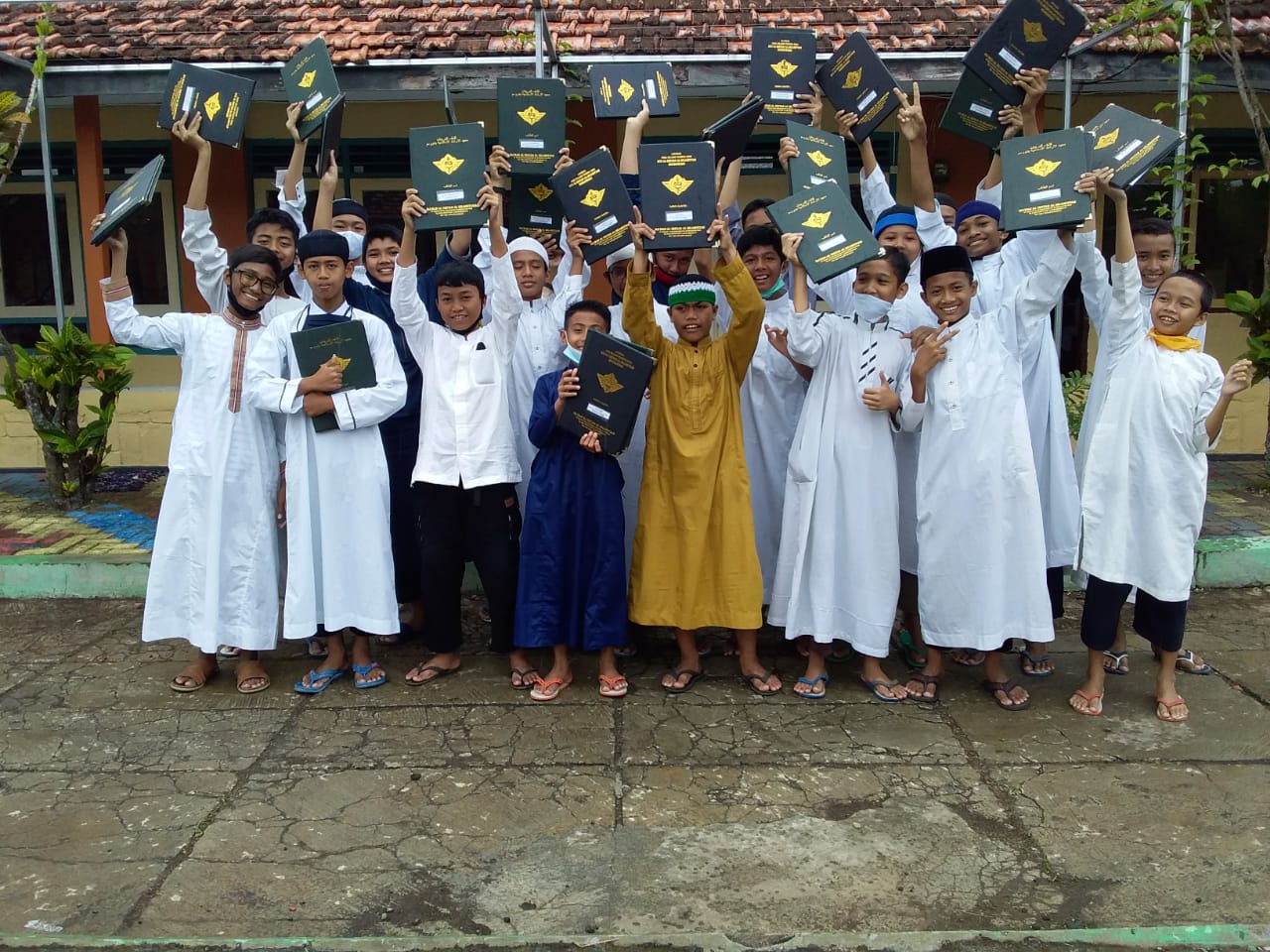 Cerita Siswa Kelas 8 Mts Al Irsyad Al Islamiyyah Bondowoso, Berhasil Menghafal Al Qur'an 30 Juz