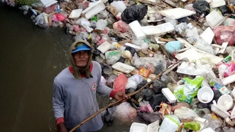 Bakal Atasi Sampah Plastik, DPRD Gresik Bentuk Raperda