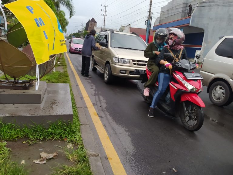 Aksi Galang Dana PMII Rayon Fakultas Dakwah (foto: Yazid)