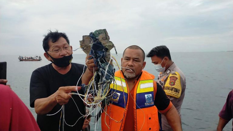 Pesawat Sriwijaya Air Hilang Kontak, Nelayan Pulau Laki dan Pancang Melihat Benda Jatuh