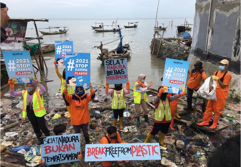 Ecoton Bersama Mahasiswa Pecinta Alam Surabaya Adakan Brand Audit Sampah