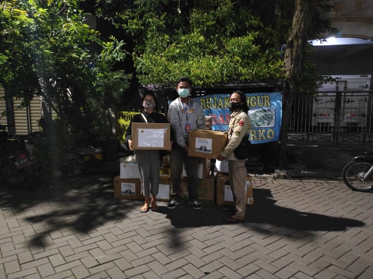 Mahasiswa Surabaya Lakukan Donasi untuk Korban Bencana Kalimantan dan Sulawesi