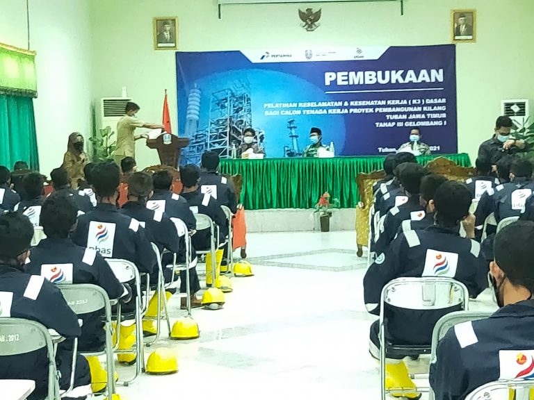 Buka Pelatihan K3 Proyek Kilang Minyak Tuban, Bupati: Memotivasi Tenaga Kerja