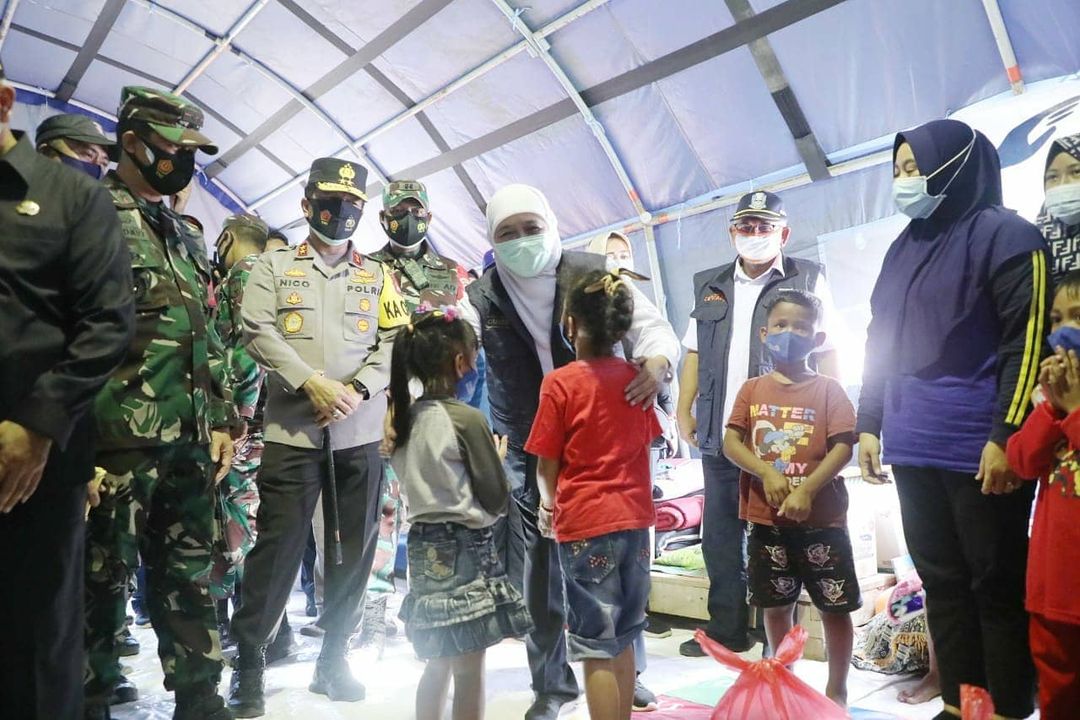 Pascagempa, Gubernur Khofifah Gelar Trauma Healing Bagi Anak-anak dan Lansia