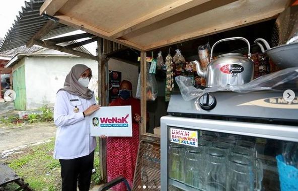 Bantuan #WarungNaikKelas, Bupati Ipuk Targetkan 300 Warung dalam Dua Bulan ke Depan