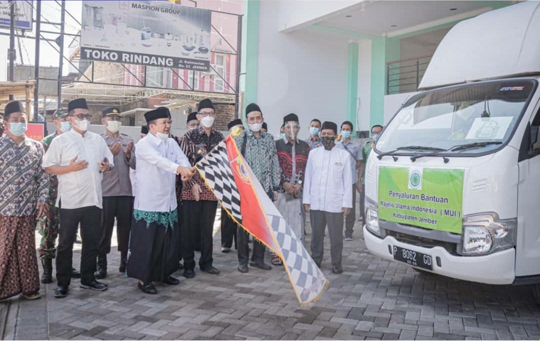 MUI Jember Gelar Pelepasan Pembagian Sembako Kepada Kaum Duafa