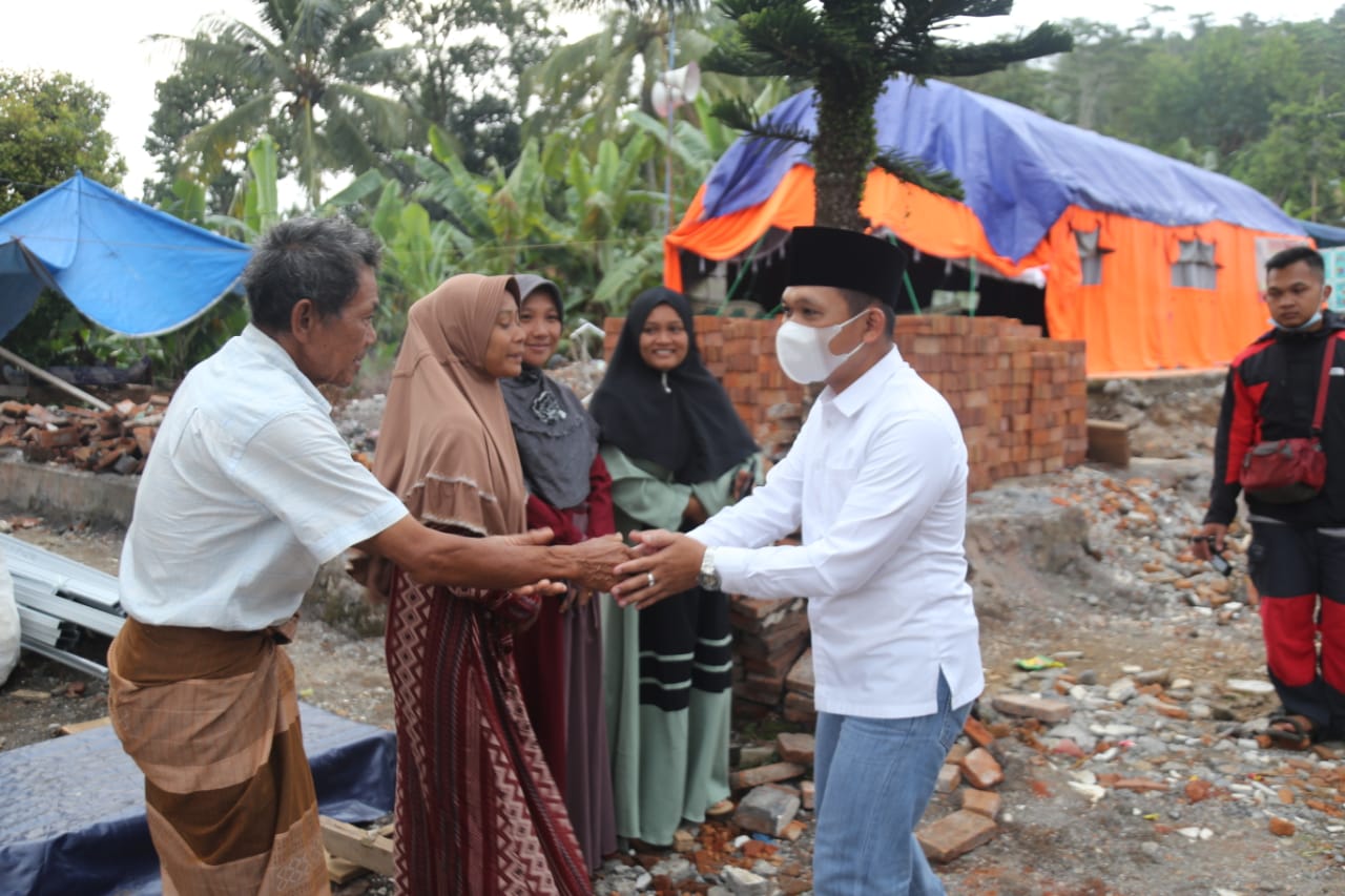 Cak Thoriq Silaturahmi dengan Warga Terdampak Gempa di Desa Kaliuling