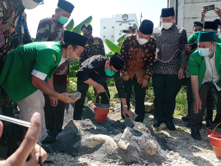 Menteri Desa PDTT Kunjungi Gedung NU Centre Lamongan pada Peletakan Batu Pertama