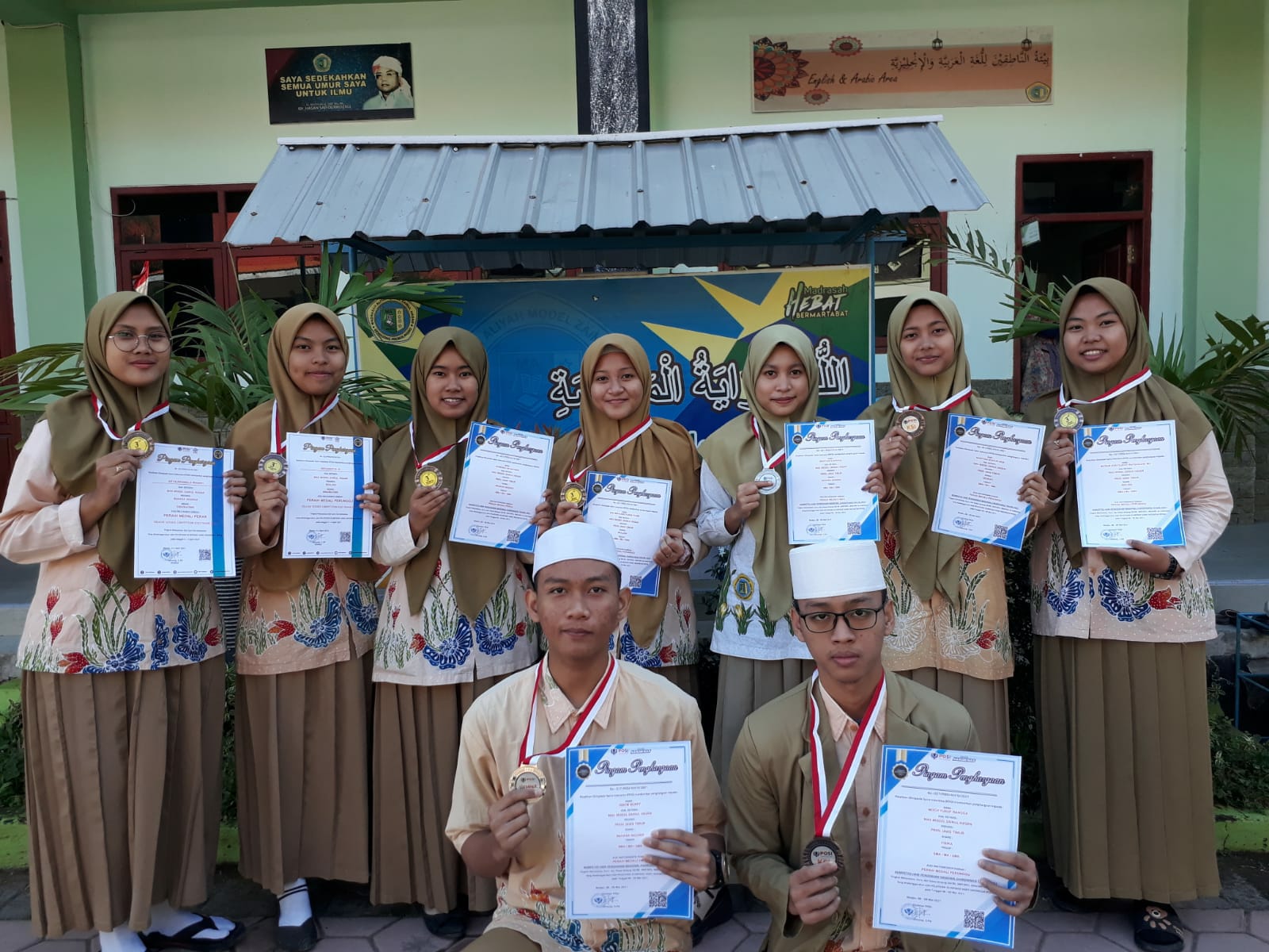 Membanggakan! MA Model Genggong Raih 11 Medali dalam Kompetisi Sains Nasional