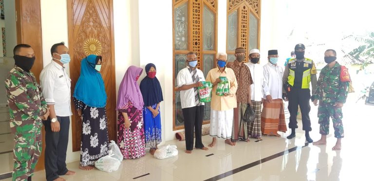 PPKM Darurat, Polsek Kepulauan Bawean Peduli Sesama