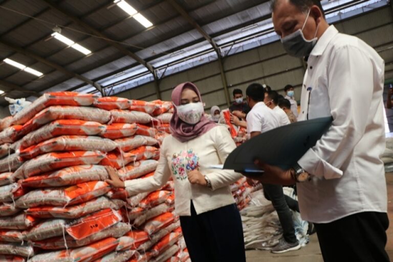 Walikota Mojokerto Sebut Beras Bulog Layak dan Berkualitas