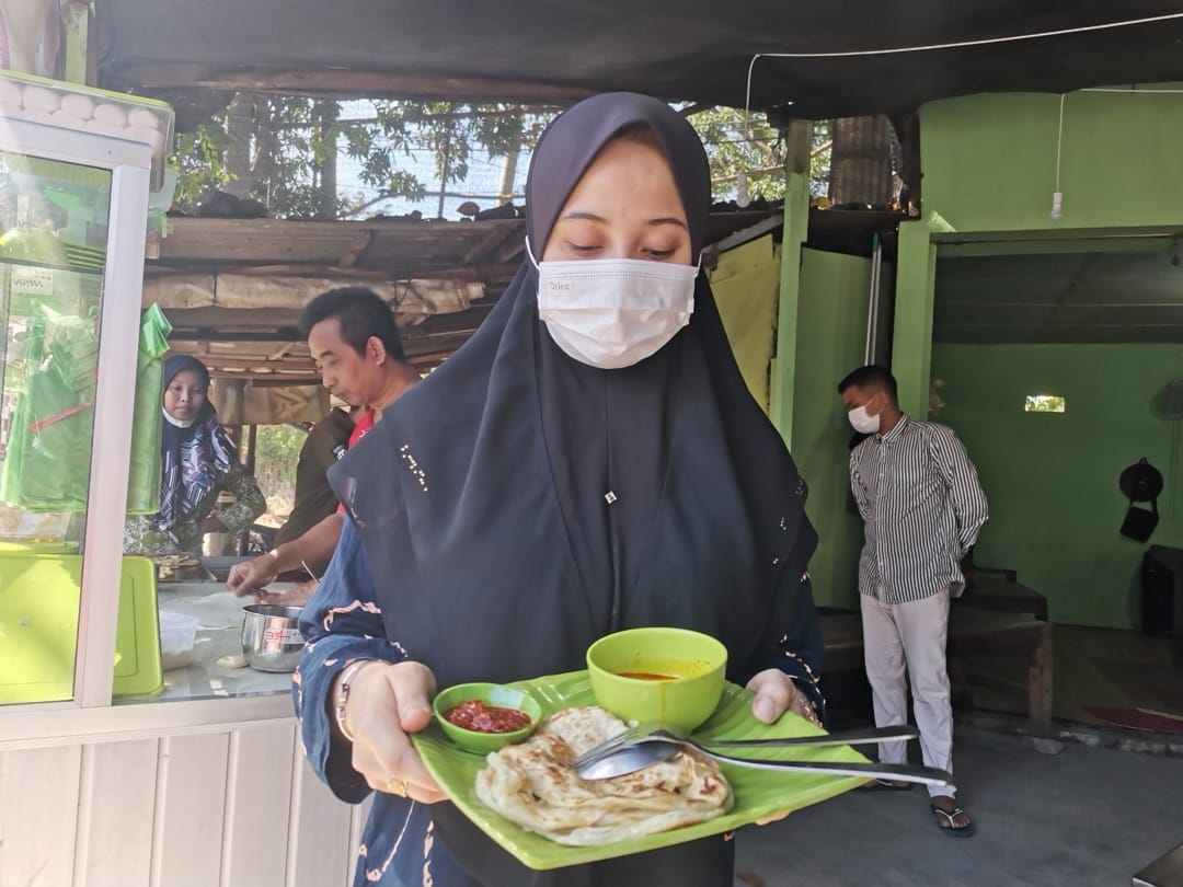 Obati Kerinduan Merantau, Warga Bawean di Gresik Bikin Usaha Canai Malaysia