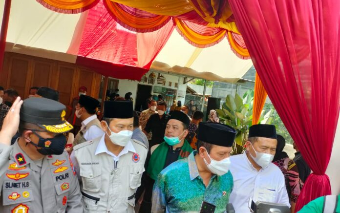 Kunjungi Yayasan Lingkar Perdamaian, Kepala BNPT Lakukan Vaksinasi dan Bagikan Bantuan