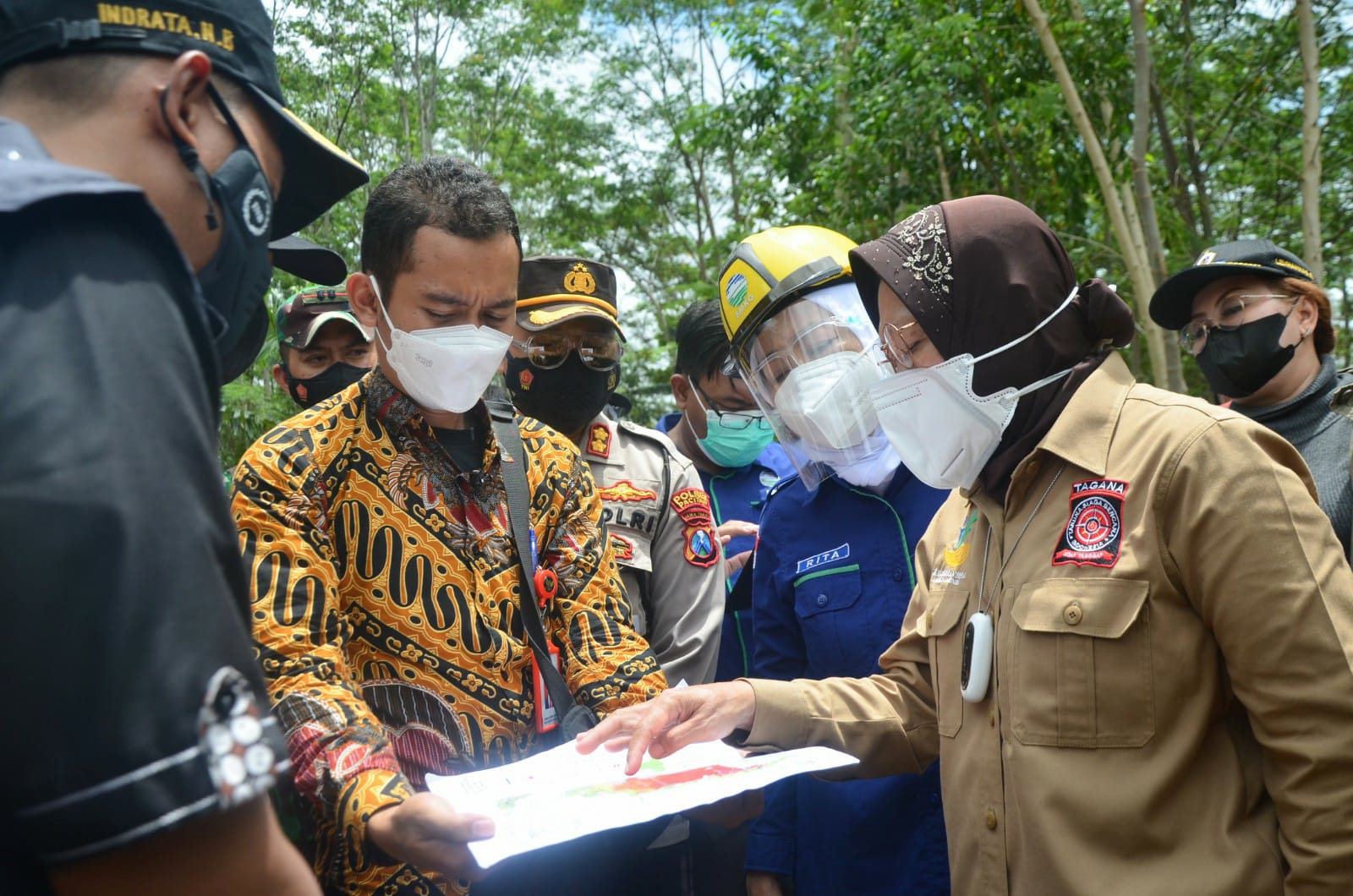 Mensos Risma Ikuti Simulasi Tsunami di Pacitan