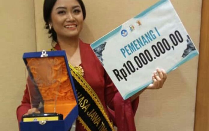 Membanggakan! Naria Raih Juara 1 Duta Bahasa Jawa Timur 2021