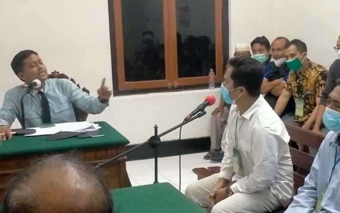 Ket. Foto : Sidang Gugatan Perbuatan Melawan Hukum atas lima warga RT 03 RW 03 Kelurahan Ploso