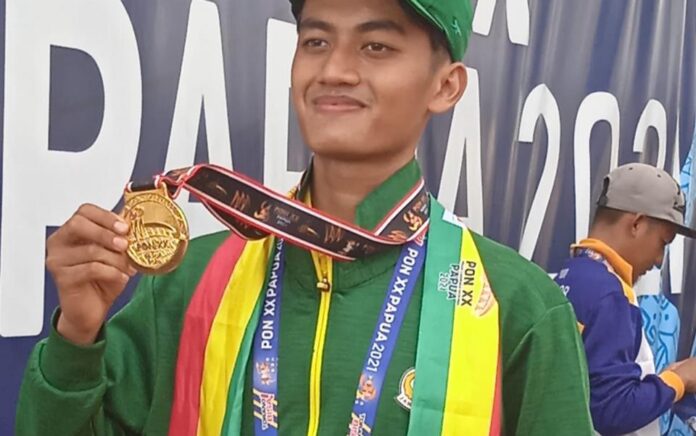 Putra Soto Lamongan, Sumbang Emas untuk Jatim Cabor Motocross di PON