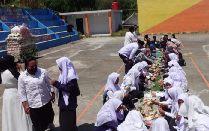 Makan Bersama selepas Peringati Hari Santri