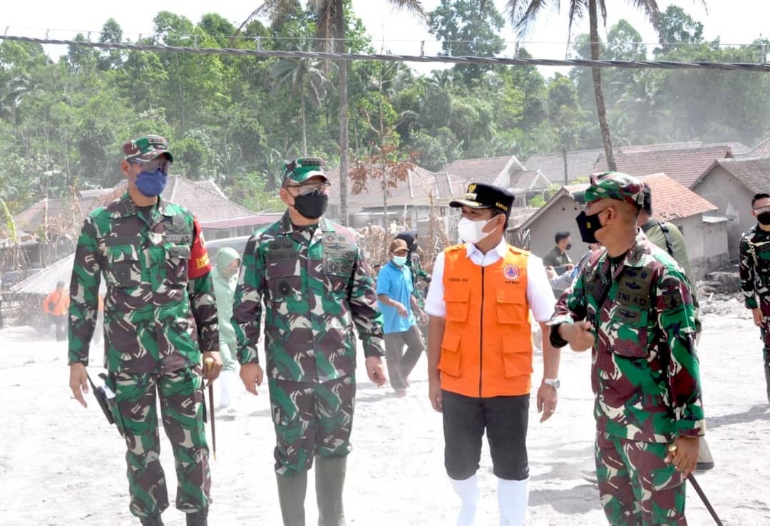 KSAD Pastikan Personilnya dapat Merelokasi Korban Erupsi Semeru