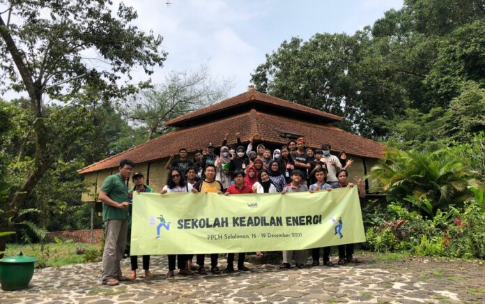 WALHI Jatim Menggelar Sekolah Keadilan Energi untuk Mendorong Keterlibatan Anak Muda