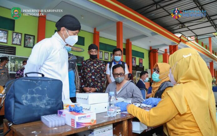 Pemkab Trenggalek Mulai Lakukan Vaksinasi Booster untuk Tenaga Pelayanan Publik dan Tenaga Pendidik