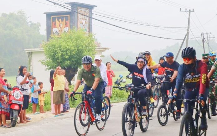 Bupati Anna Gowes Bersama Forkopimda Nikmati Jalan "Nglenyer" Bojonegoro