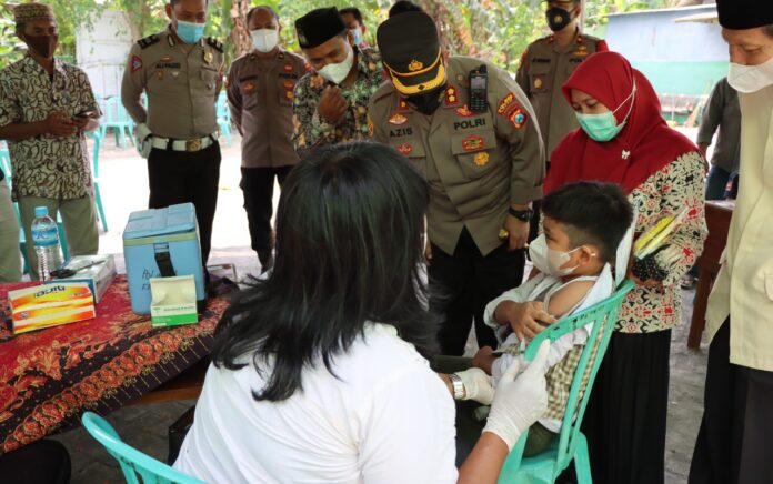 Polres Gresik Gencarkan Vaksinasi