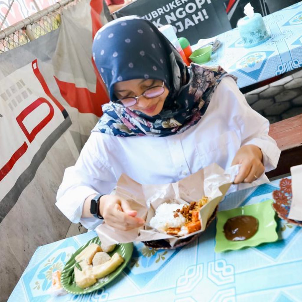 Bupati Banyuwangi Safari Kuliner ke Warung di Desa