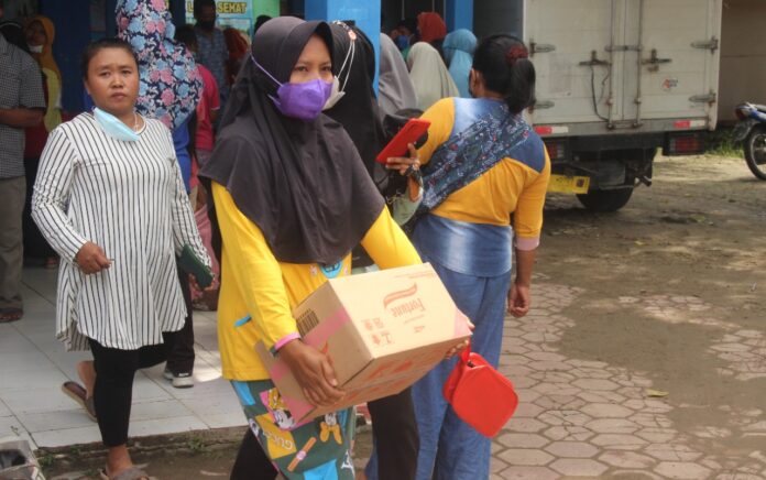 Warga Sumringah Sambut Minyak Goreng Murah Pemkab Bojonegoro