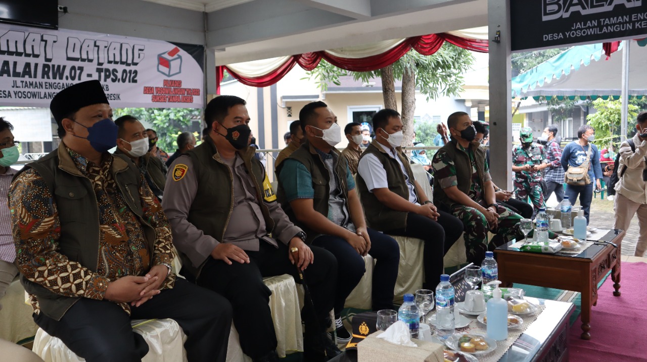 Kapolres Gresik Bersama Forkopimda Tinjau Pelaksanaan Pilkades Serentak 2022