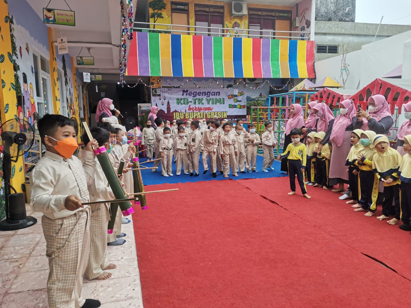 Tradisi Megengan Jelang Ramadhan, Siswa KB TK YIMI Gresik Hias Kentongan