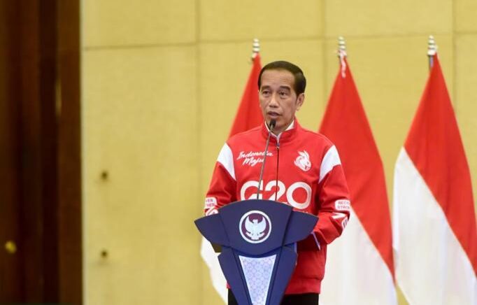 Jokowi Ingatkan Gubernur se-Indonesia untuk Tidak Kendurkan Prokes