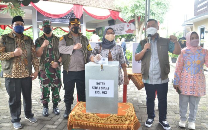 Pastikan Tertib, Dandim Gresik dan Forpimda Turun Pantau Pilkades Serentak