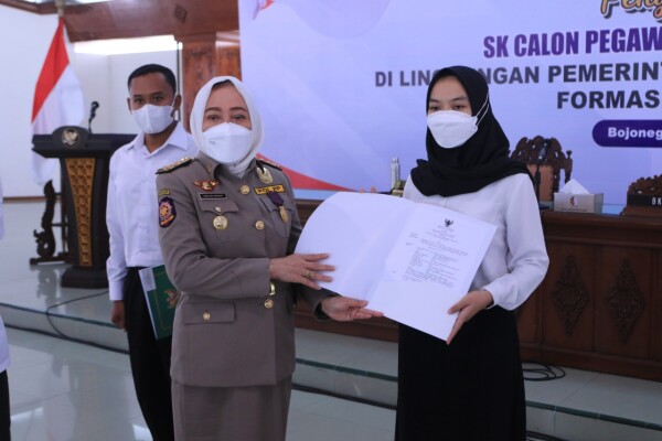 Serahkan 328 CPNS, Bupati Bojonegoro: Wujudkan Integritas dan Kedisiplinan