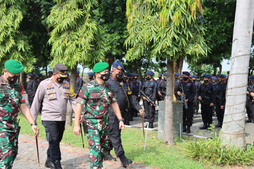 Jelang Kedatangan Presiden Jokowi di Gresik, TNI-Polri Apel Gelar Pasukan