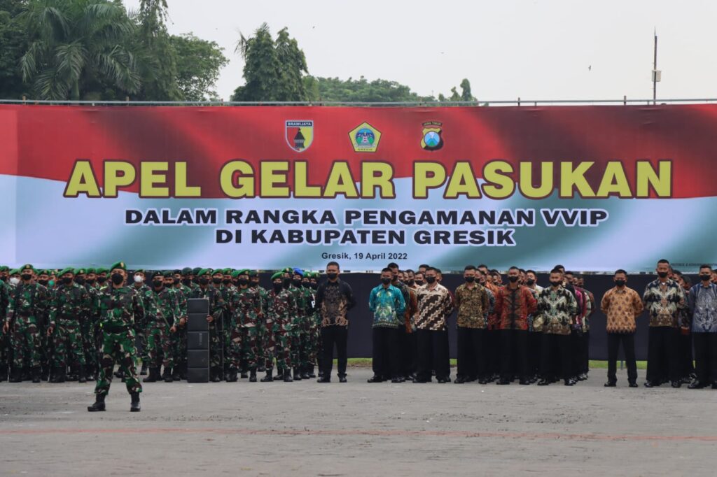 Jelang Kedatangan Presiden Jokowi di Gresik, TNI-Polri Apel Gelar Pasukan