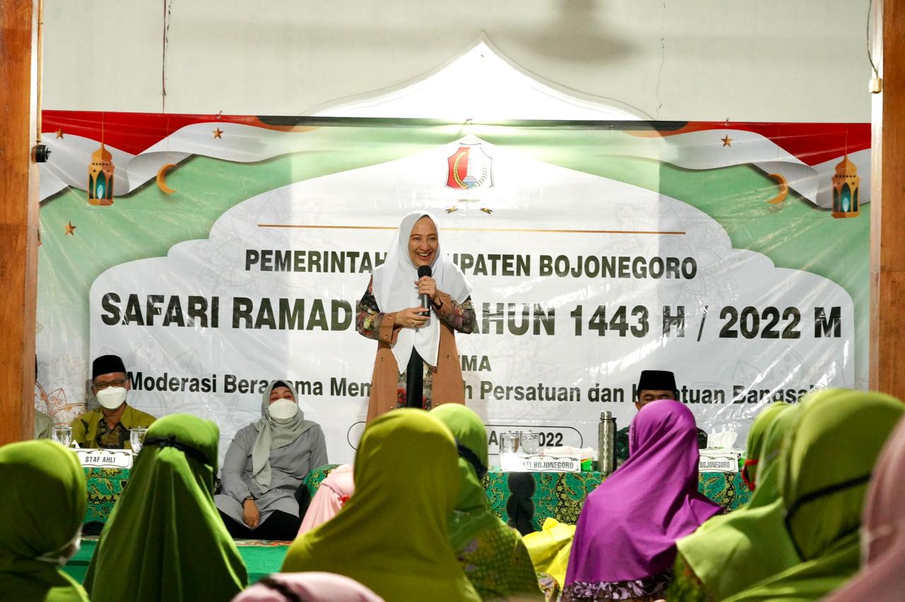 Bupati Anna Mu’awanah Kembali Ikuti Safari Ramadan