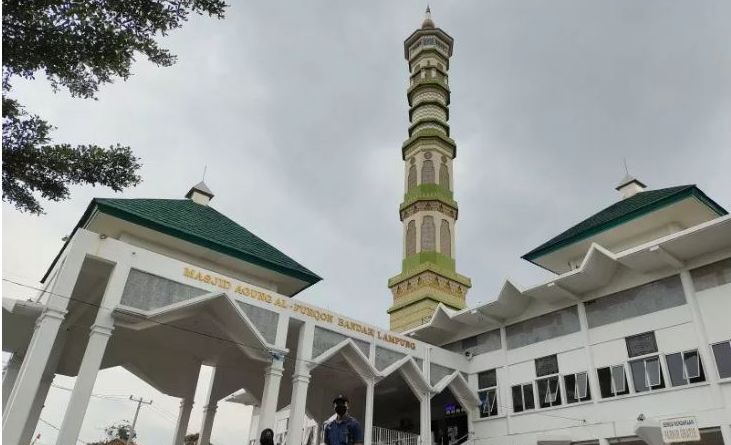 Manfaat Mendengarkan Khutbah Jumat