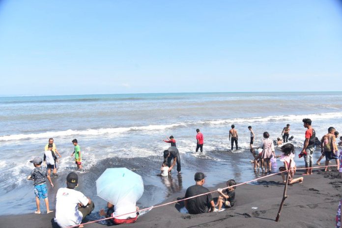 Tim SAR Siaga di Wisata Laut Selatan Lumajang