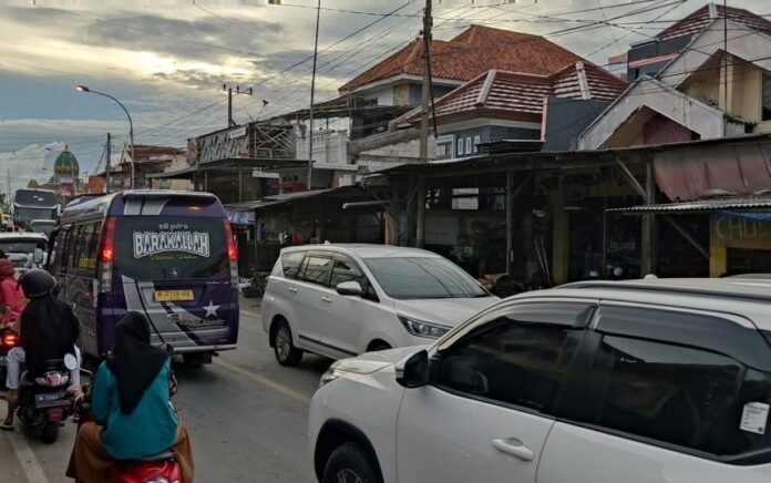 Hindari Macet di Camplong Sampang, ini Jalur Alternatifnya