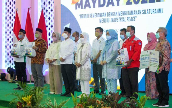 Ketupat Mayday Cara Pemprov Jatim Rayakan Malam Takbiran dan Peringati Hari Buruh