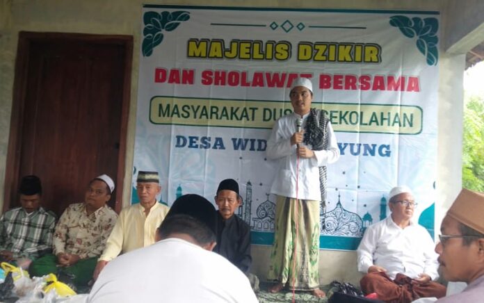 Guyup-Rukun Warga Kampung Sekolahan dalam Balutan Sholawat