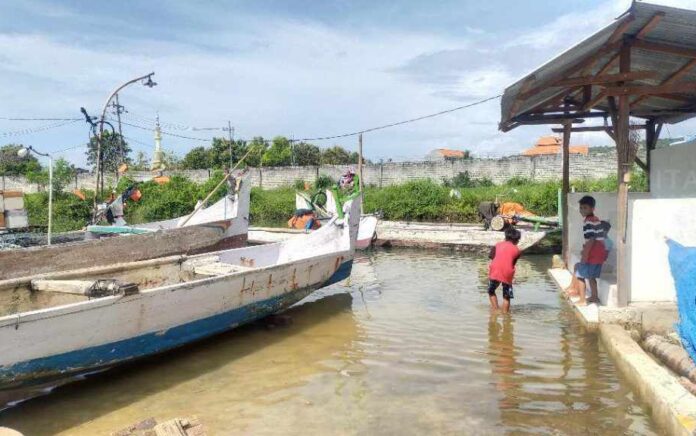 Banjir Rob, Nelayan Lamongan Butuh Solusi